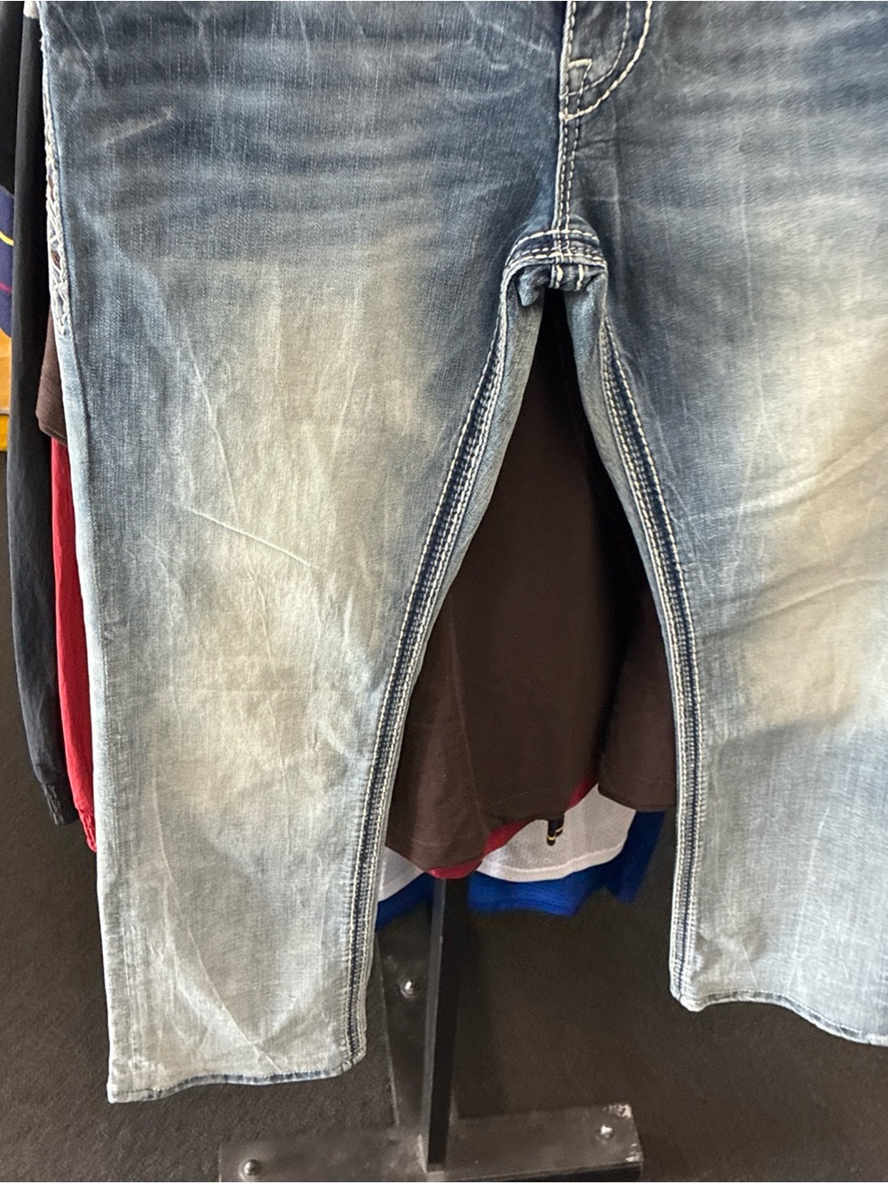 Men’s Rock Revival Distressed Jeans 👖 Pre Owned Used Sz 34 Streetwear - Picture 3 of 15